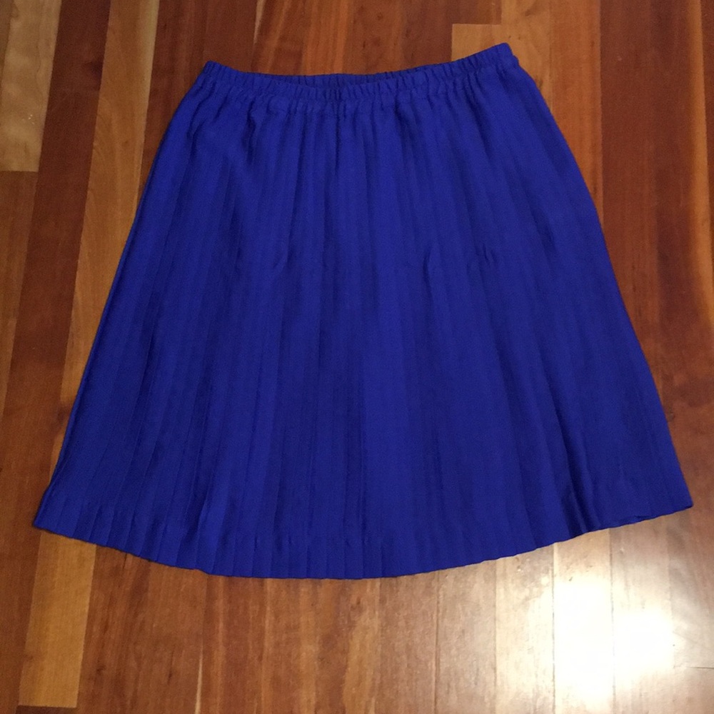 Banana republic skirt size medium blue